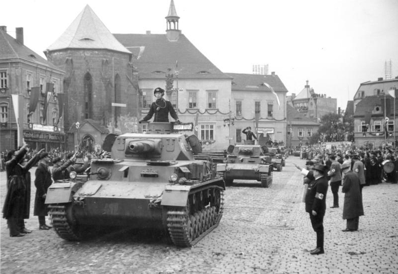 File:Bundesarchiv Bild 146-1970-050-41, Anschluss sudetendeutscher Gebiete, Panzerparade.jpg