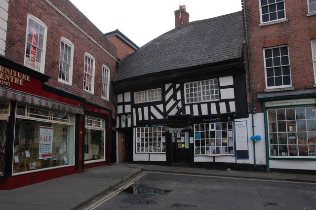 File:Cornmarket, Worcester - geograph.org.uk - 355996.jpg