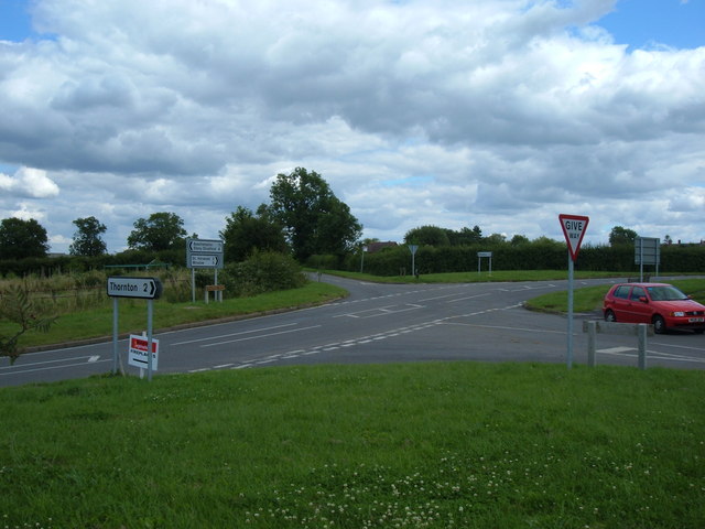 File:Crossroads, Nash - geograph.org.uk - 881457.jpg