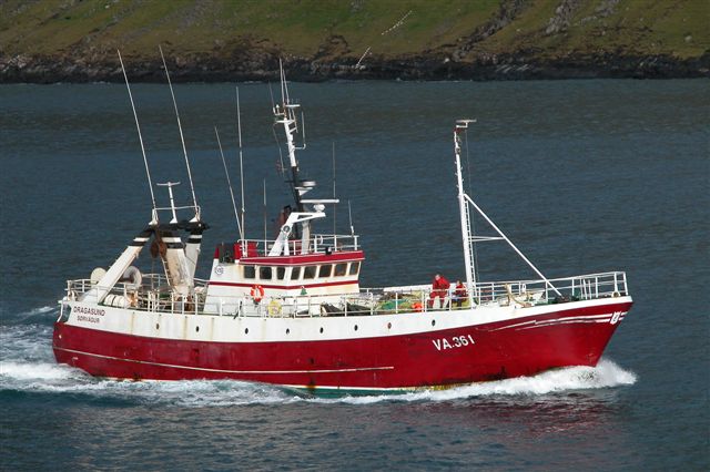 File:Faerosk trawler, Vagar.jpg