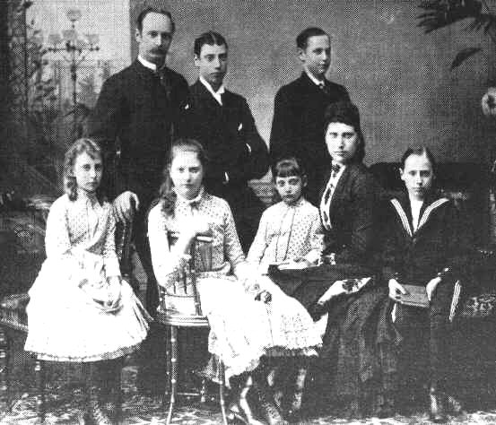 File:Family Photo.jpg