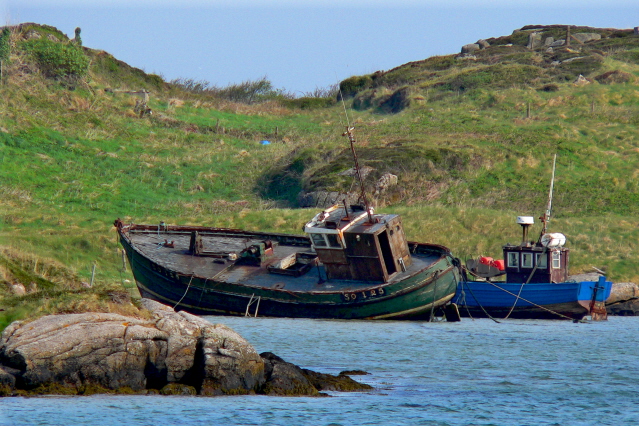 File:Fishing boats at Cruit Island near the bridge - geograph.org.uk - 1168156.jpg
