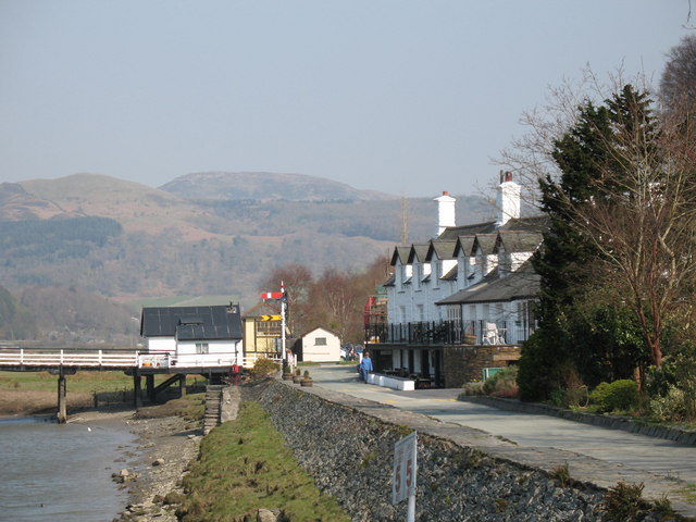 File:George III Hotel - geograph.org.uk - 421615.jpg