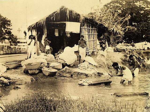 File:Laundry-wallahs Calcutta1945.jpg