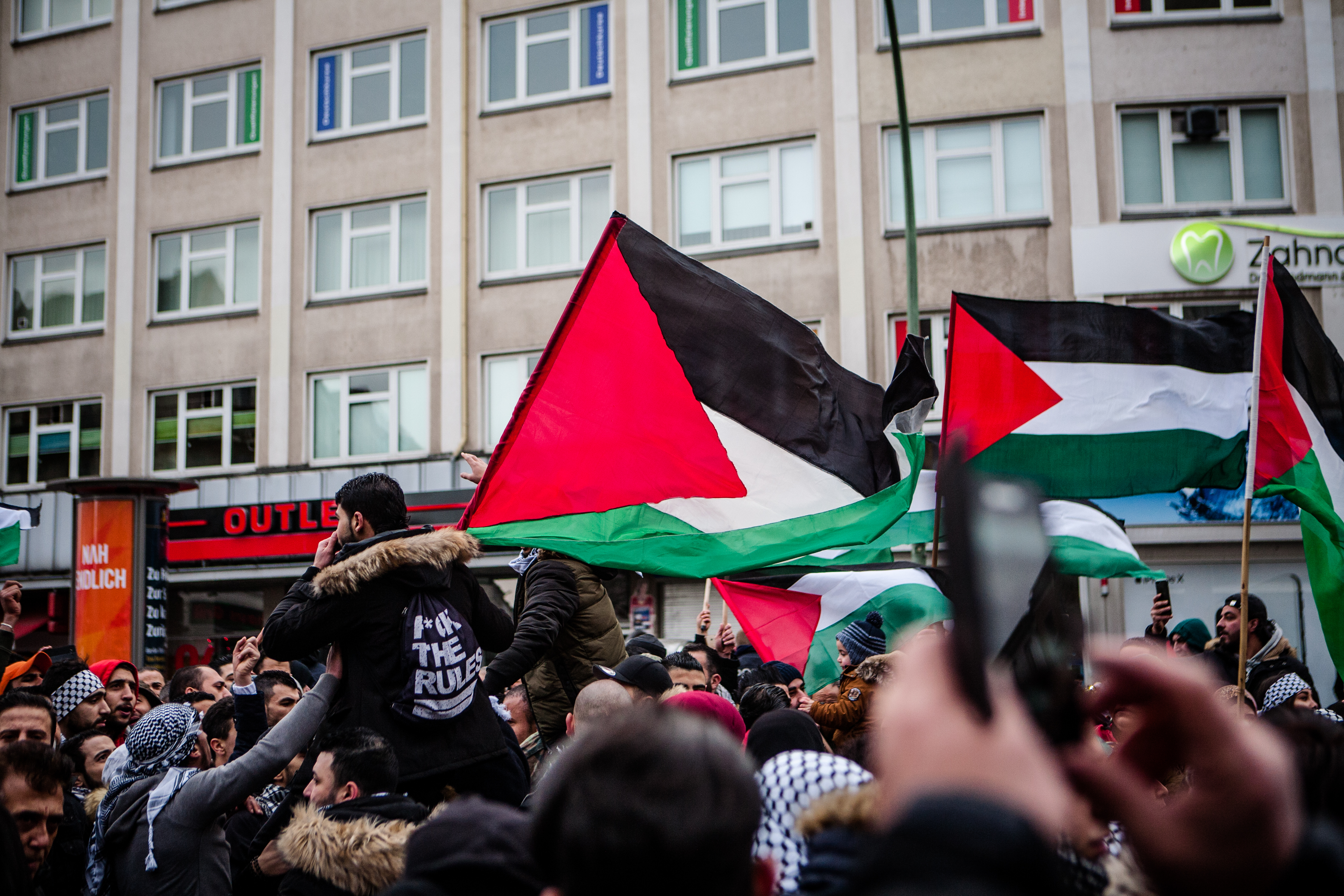 File:Palestine solidarity protest (38272721154).jpg - Wikimedia Commons