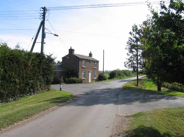 File:Parkhall Road passes the end of Short Drove - geograph.org.uk - 3349874.jpg