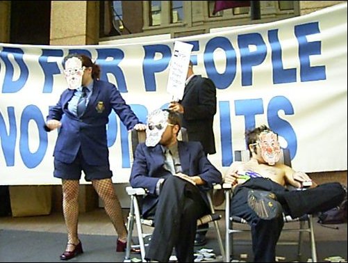 File:Protestors at iraq kickbacks inquiry.jpg