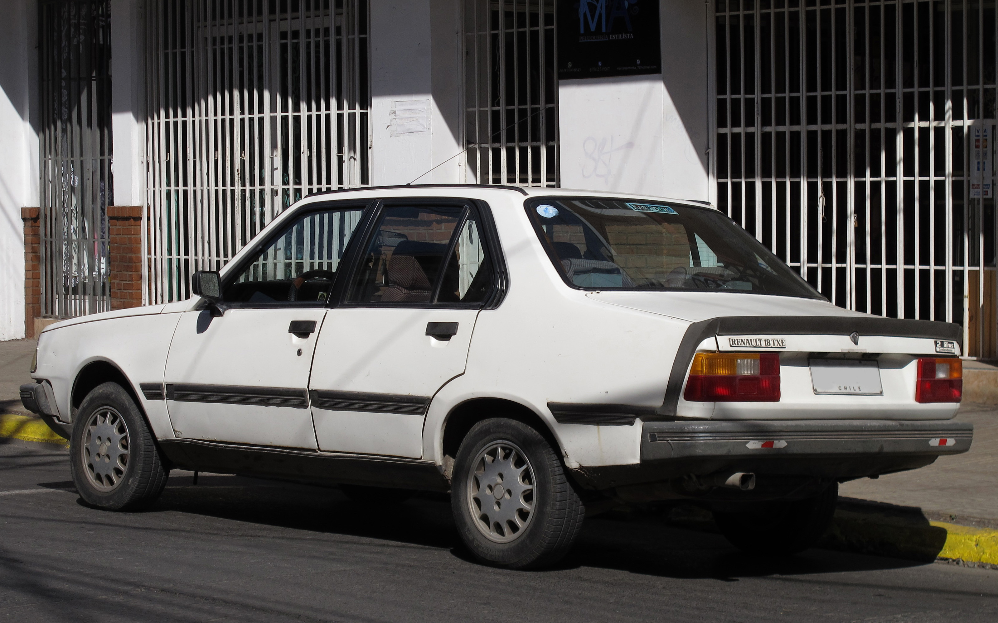 Ah txe txe. Renault 18. Renault 18 Break. Renault 18 Prototype. Рено 18 универсал.