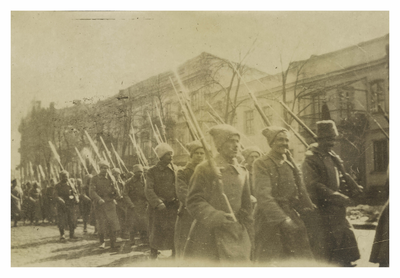 Revolutionary soldiers - 1916