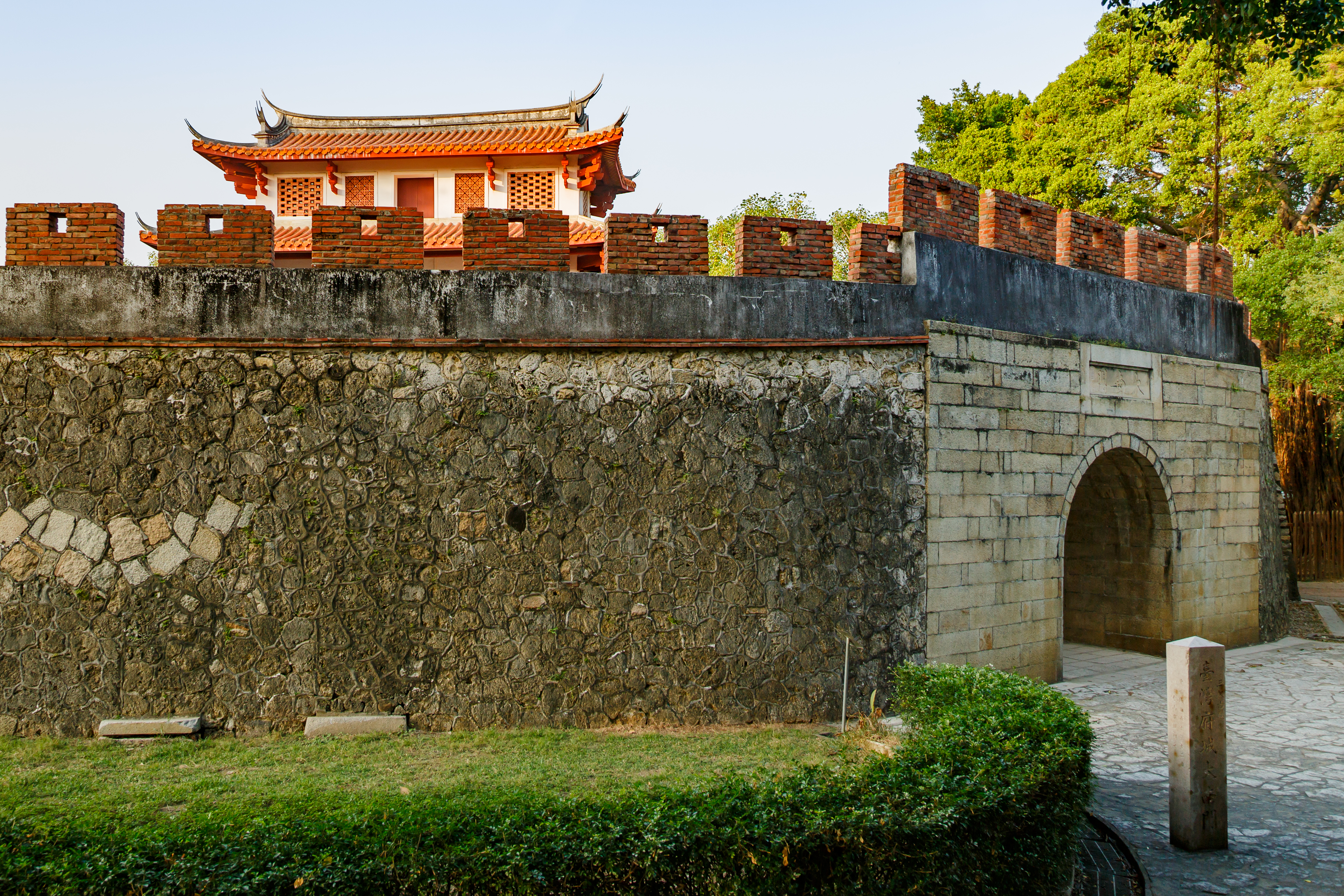 File:Tainan Taiwan Great-South-Gate-02.jpg - Wikimedia Commons