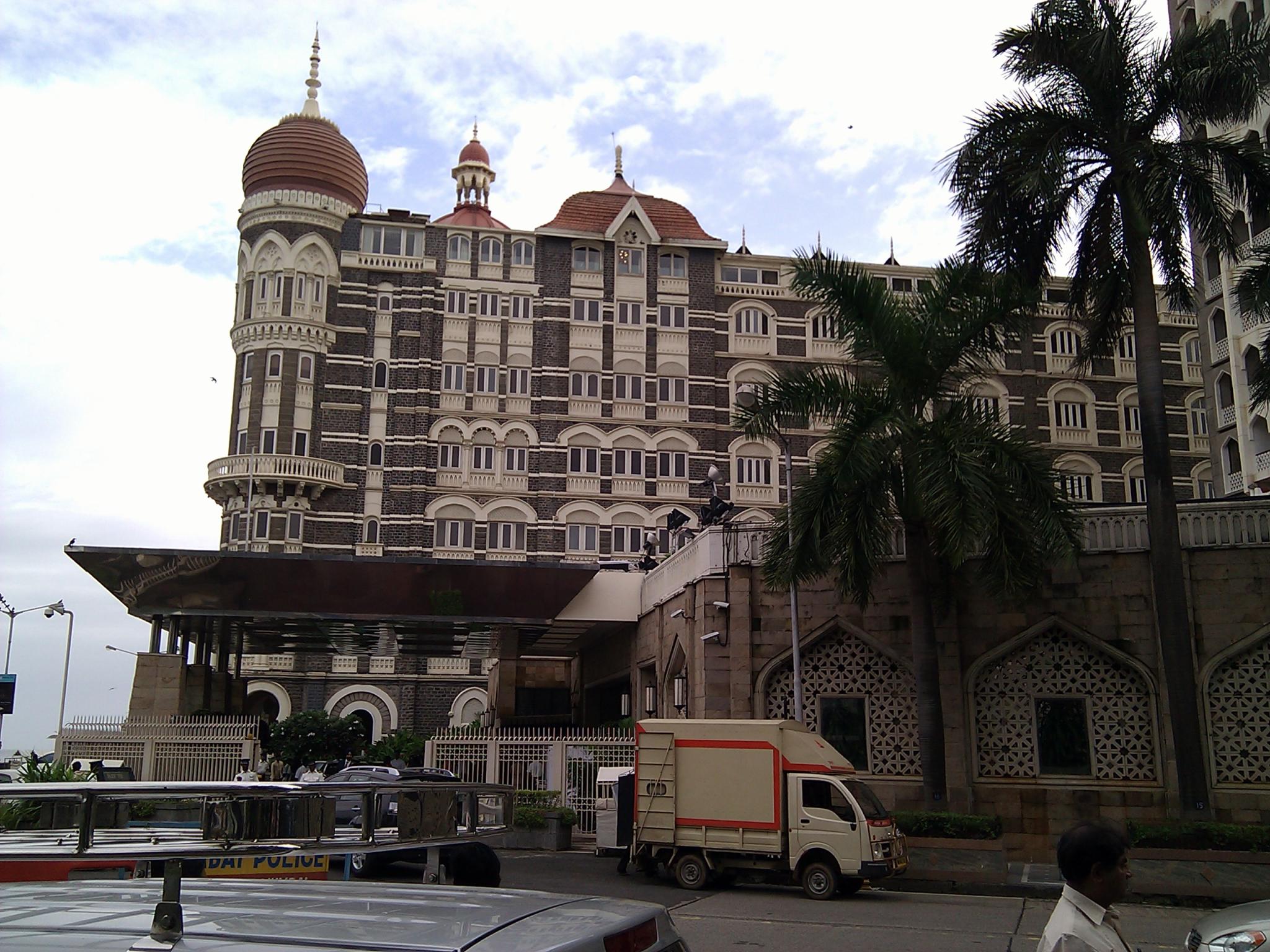 Отель Mahal Филиппины. Дав Махал отель. 2 Reay House, adjacent to Taj Mahal Hotel, Colaba, Mumbai – 400001.