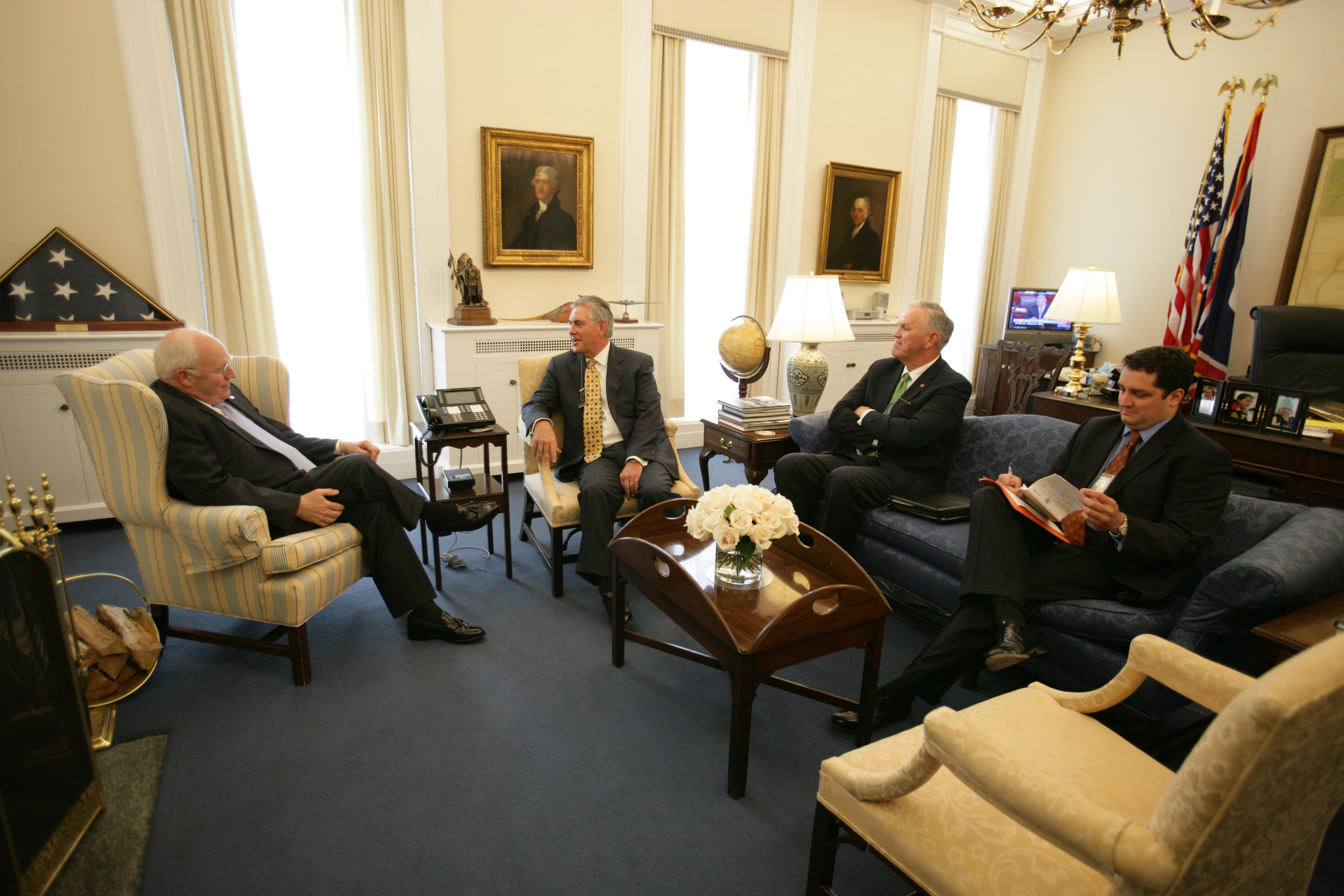 File Vice President Cheney Talks With Rex Tillerson And Ralph Daniel Dan Nelson Of Exxon Mobil Corporation In His West Wing Office Jpg Wikimedia Commons