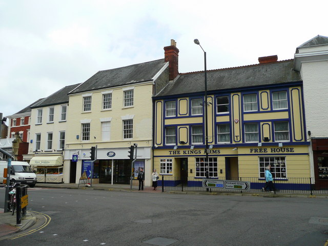 File:Wellington Boots - geograph.org.uk - 997945.jpg