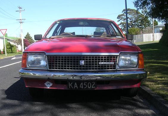 File:1980-1981 Holden VC Commodore L sedan 01.jpg