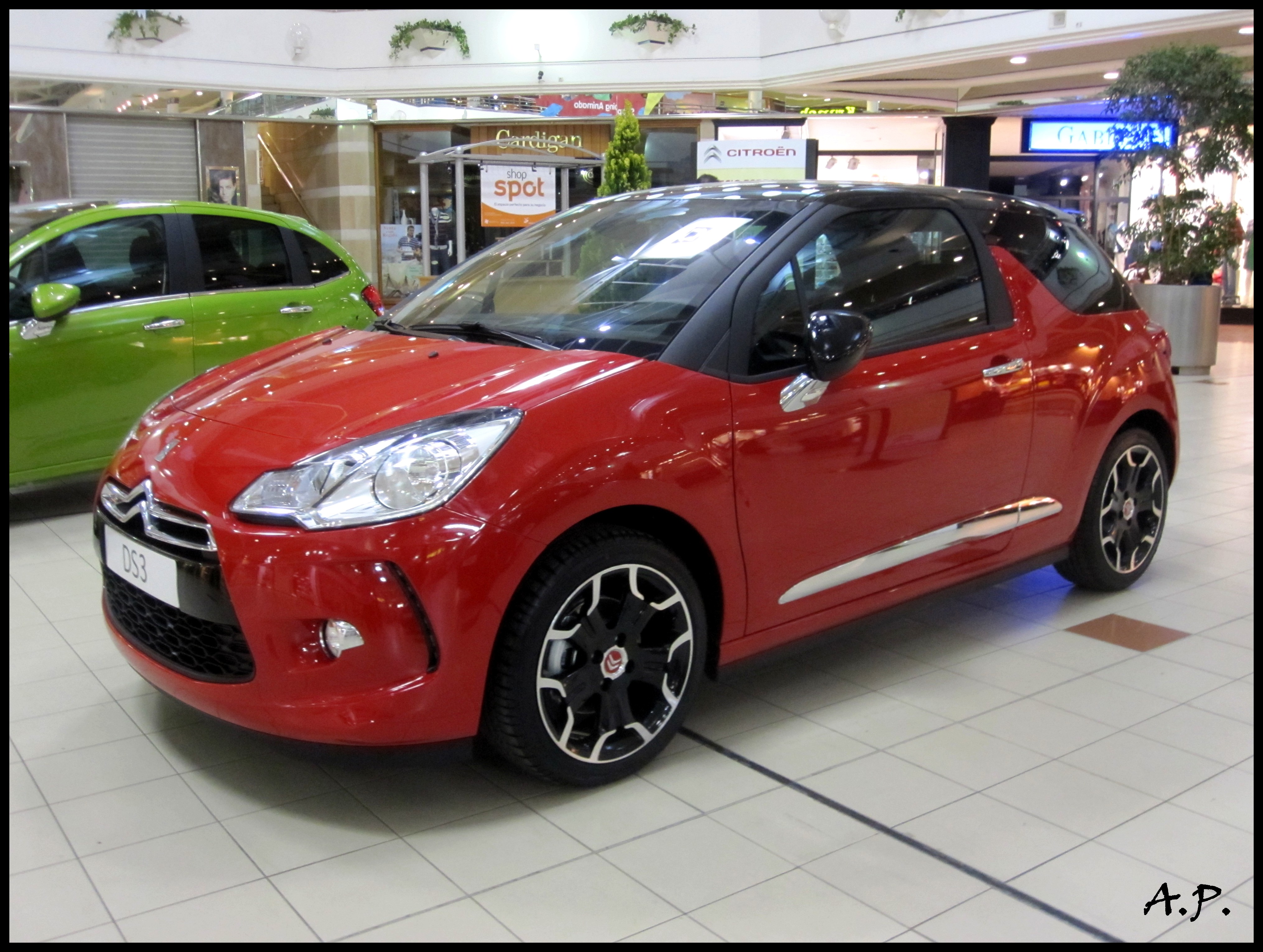 File:Citroen ds3 red.jpg - Wikipedia