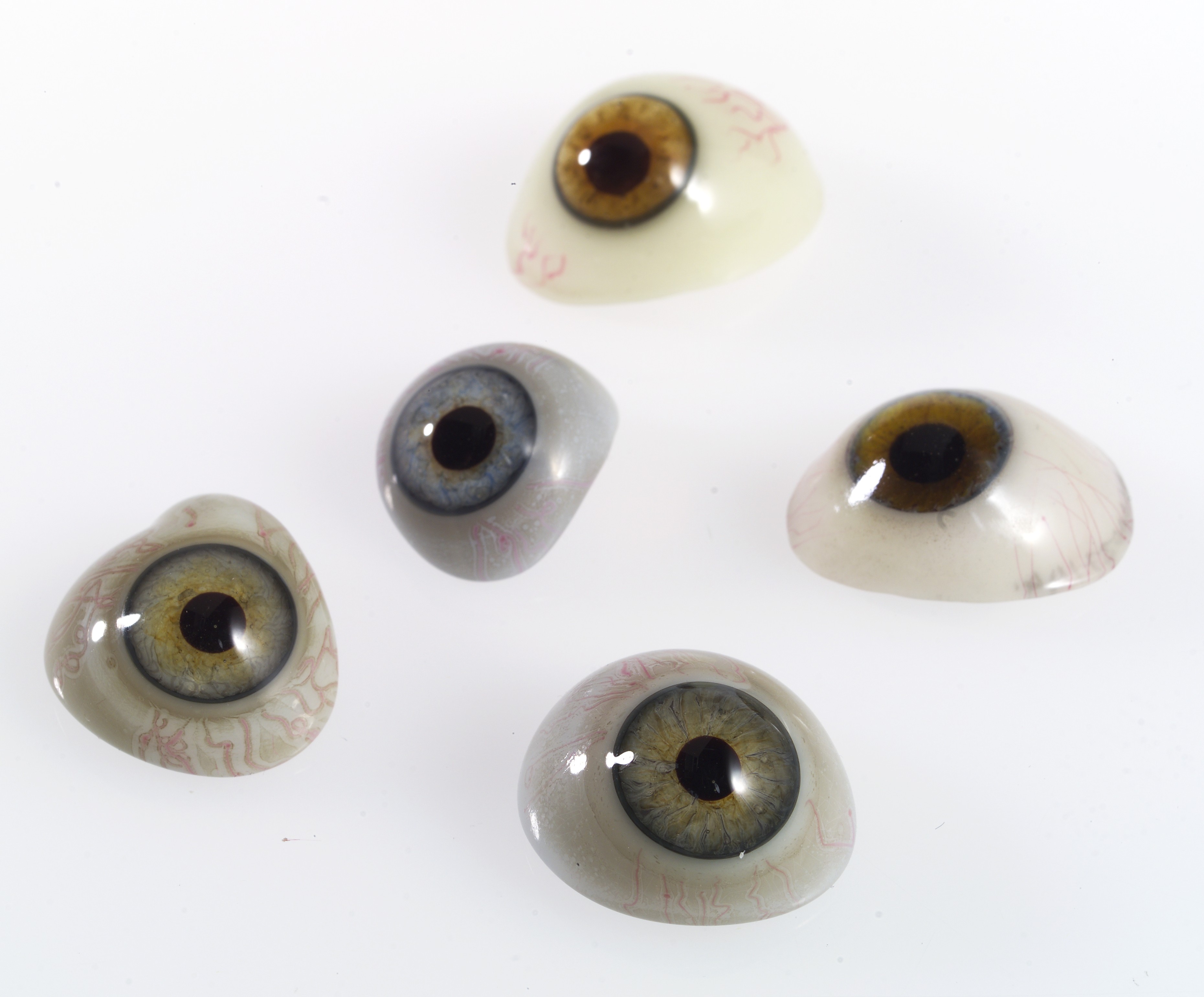 File:A selection of glass eyes from an opticians glas eye case