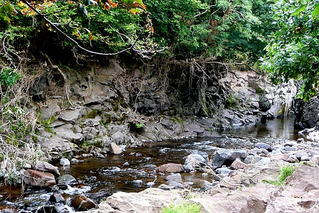 File:Approaching Hethpool Linn - geograph.org.uk - 1514681.jpg