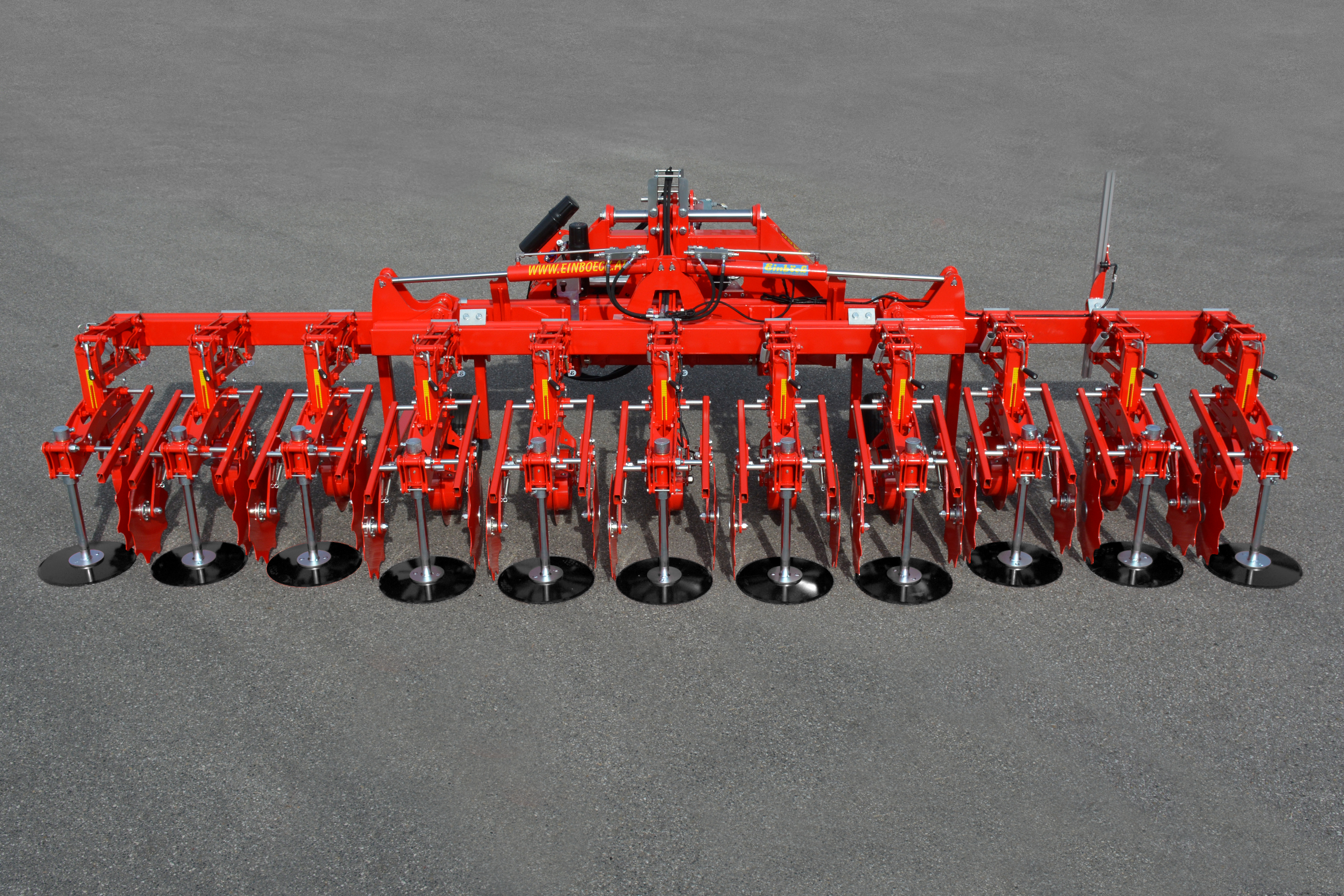 The all knowing cultivator. Борона дисковая Einboeck Twister 600n. Einbock культиватор. Einböck CHOPSTAR-Twin Hackgerät Row-Crop Cultivator. Inter-Row Cultivator.