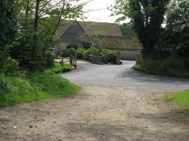 File:Entrance to Fitzleroi Farm - geograph.org.uk - 1259514.jpg