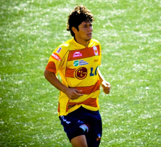 Salazar playing for [[Monarcas Morelia|Morelia]]