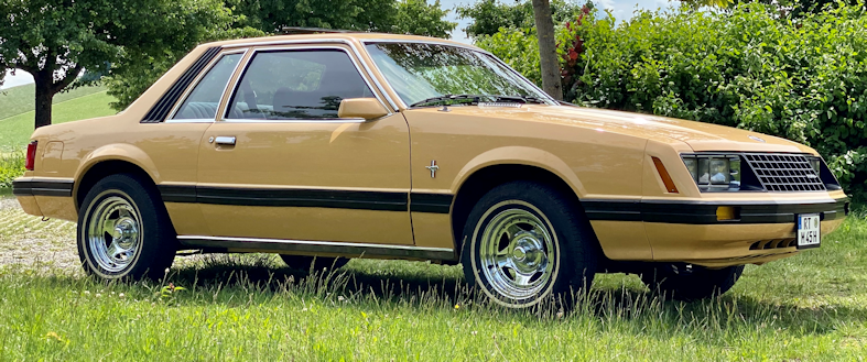 File:Ford Mustang Coupé Ghia, 1979, Farbe light chamois.png