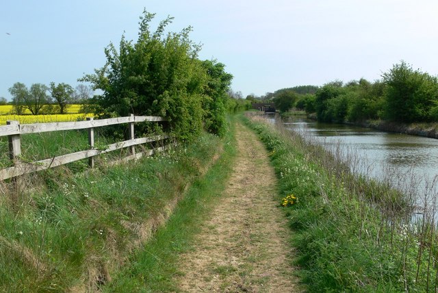 File:Grand Union Canal near Leicester - geograph.org.uk - 417422.jpg