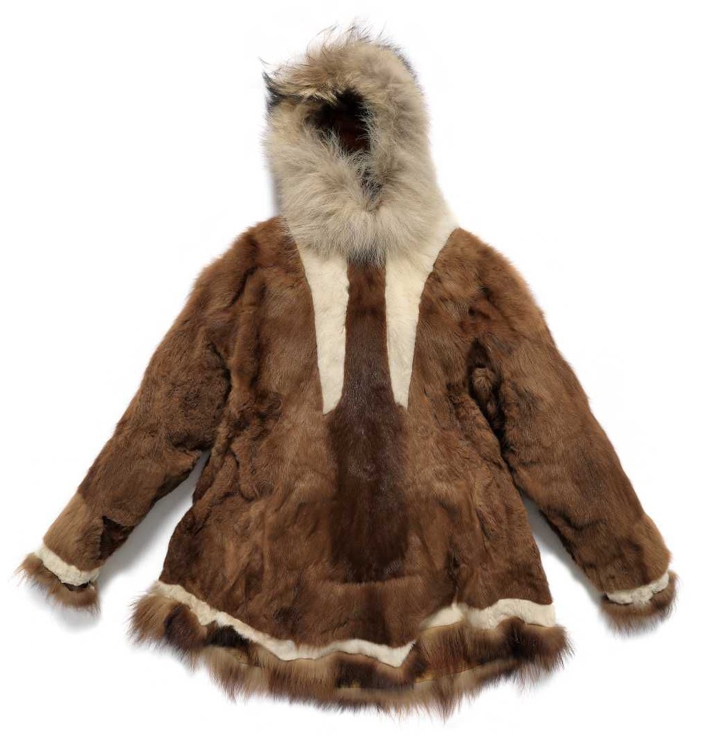 File:Inuit reindeer parka with dog fur trim.jpg - Wikipedia