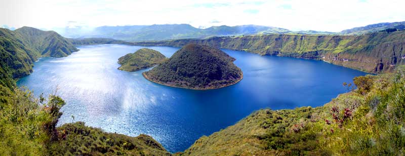 File:Laguna Cuicocha.jpg