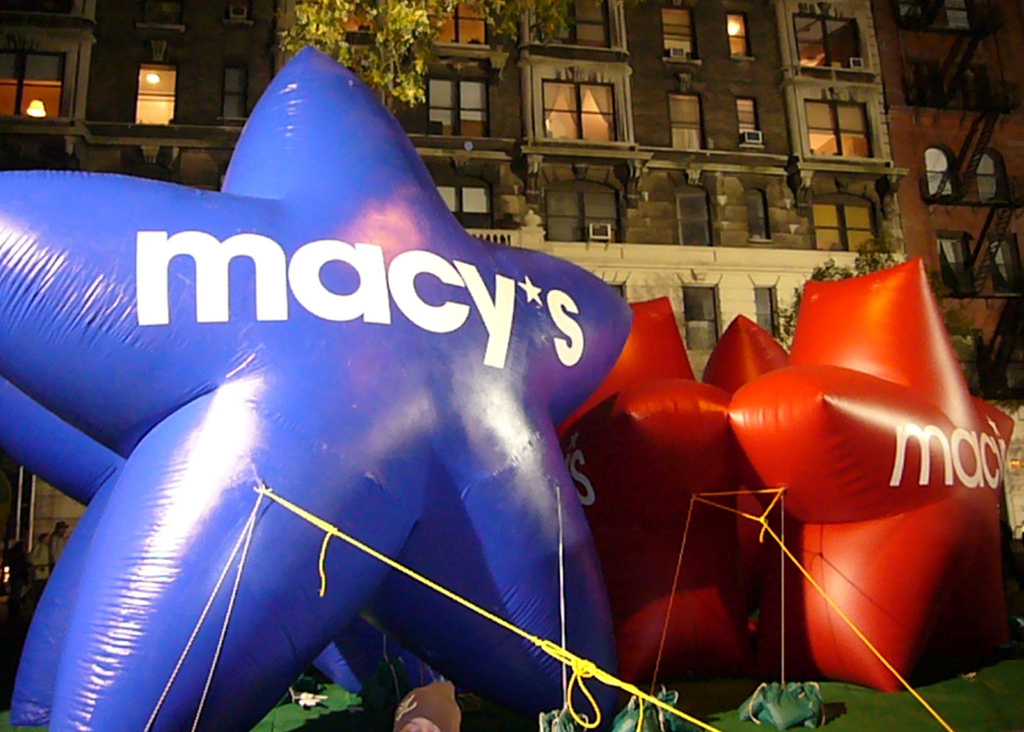 FOTOS) Los globos gigantes del desfile de Macy's regresaron a las