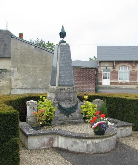 File:Margival monument aux morts.JPG