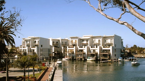 File:Middle Harbour - Patterson Lakes Marina.jpg