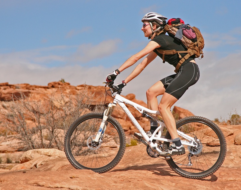 Mountain_biker_03