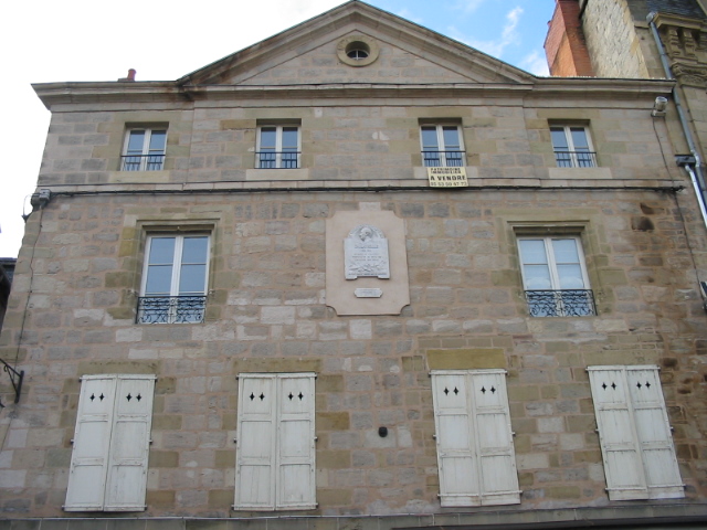 File:Place Latreille Brive.JPG