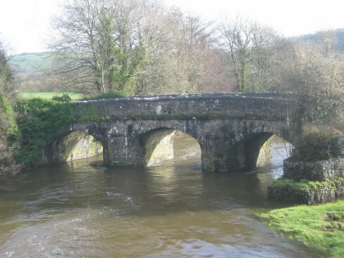 File:Pont Trefechan - Trevaughan Bridge - geograph.org.uk - 2771114.jpg