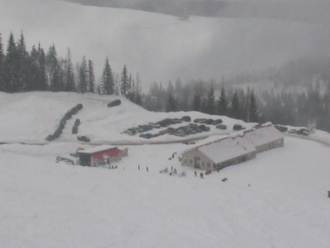 File:Powder-Springs-ski-lodge-and-lift.jpg