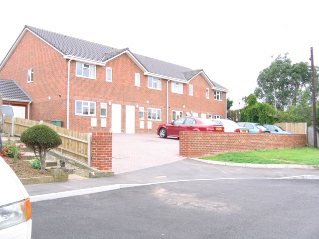 File:Site of former church in Bromley - geograph.org.uk - 220813.jpg