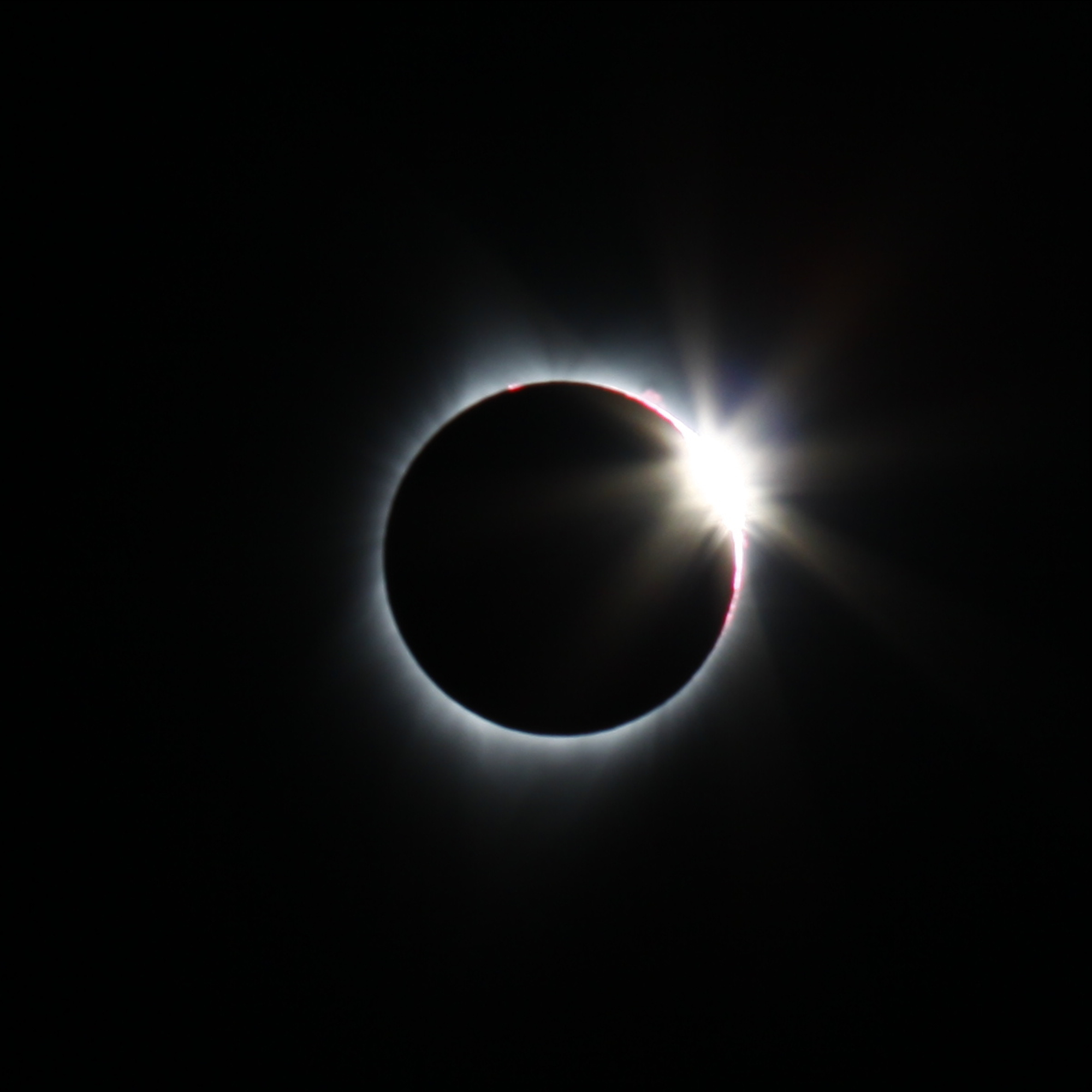 SolarEclipseDiamondRing.jpg