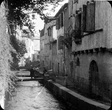 File:Vieux canal, Figeac (3271342695).jpg