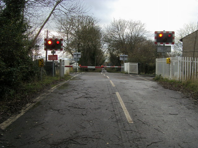 File:Yarnton Lane Crossing - geograph.org.uk - 1598494.jpg