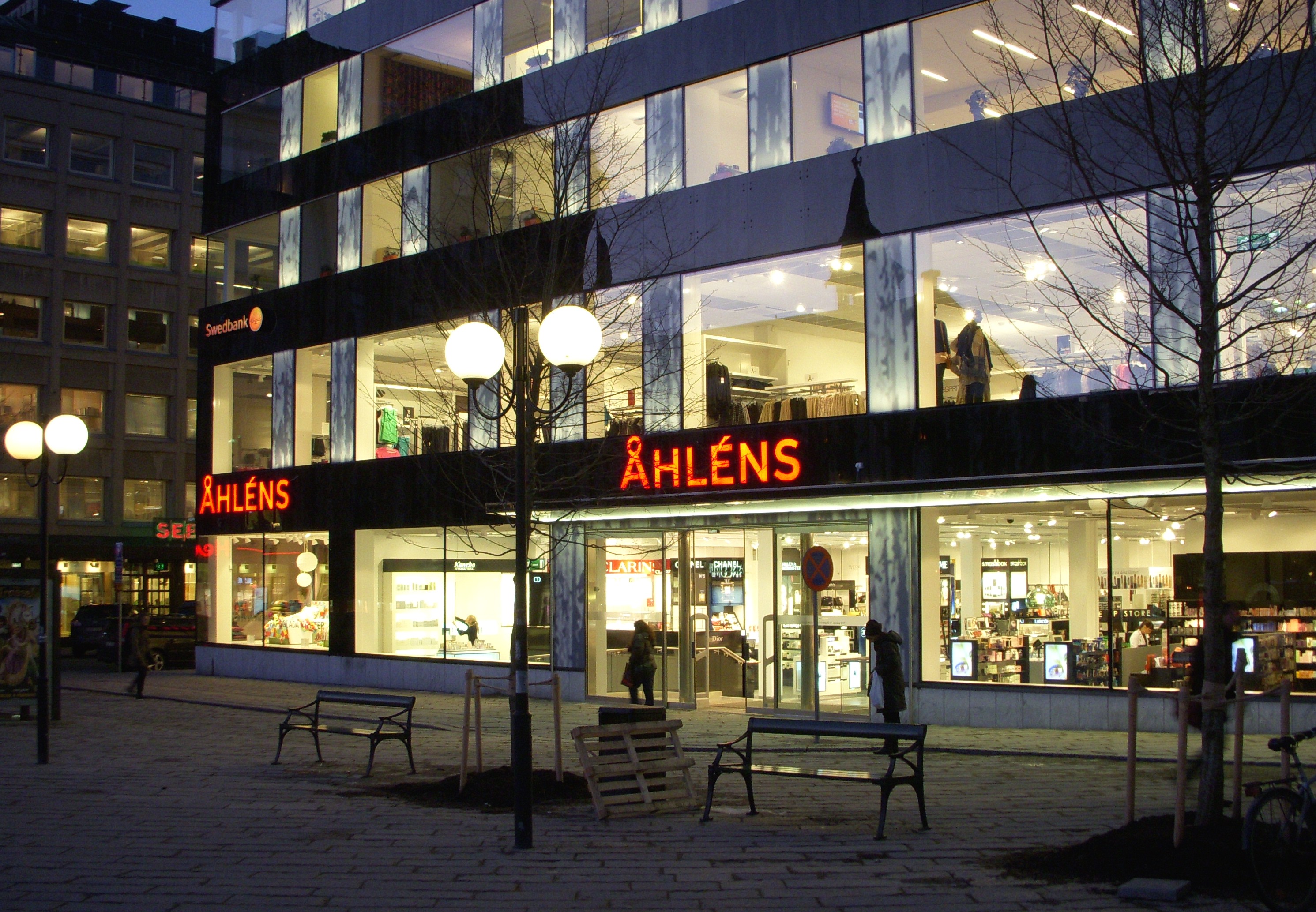 Åhlens