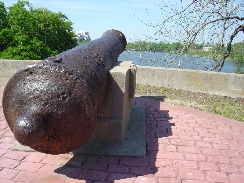 File:BR arsenal cannon.jpg