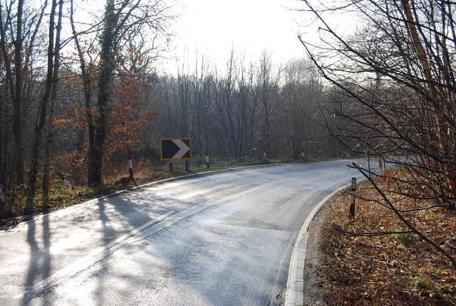 File:Bend in Thornden Wood Rd, Thornden Wood - geograph.org.uk - 1144371.jpg