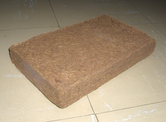 File:Brick of coco coir.JPG