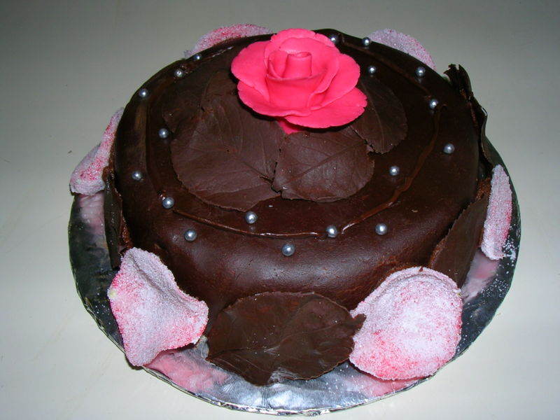 File:Cake with rose.jpg