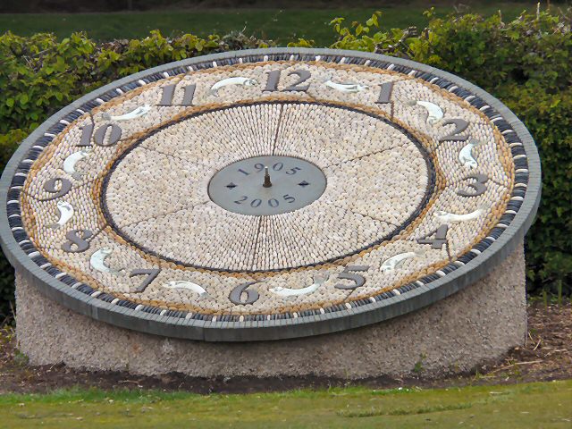 File:Centenary Cobble Clock - geograph.org.uk - 1853401.jpg