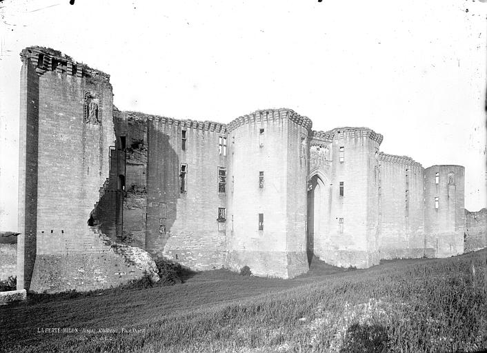 File:Château (restes) - Ensemble ouest - Ferté-Milon (La) - Médiathèque de l'architecture et du patrimoine - APMH00023474.jpg