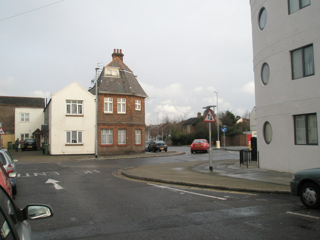 File:Devonshire Square, Southsea - geograph.org.uk - 719895.jpg