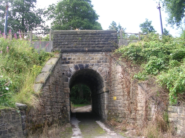 File:Disused Bridge 23 - James Street - geograph.org.uk - 1426755.jpg