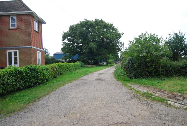 File:Entrance to Warren and Whitehills Farms - geograph.org.uk - 940950.jpg