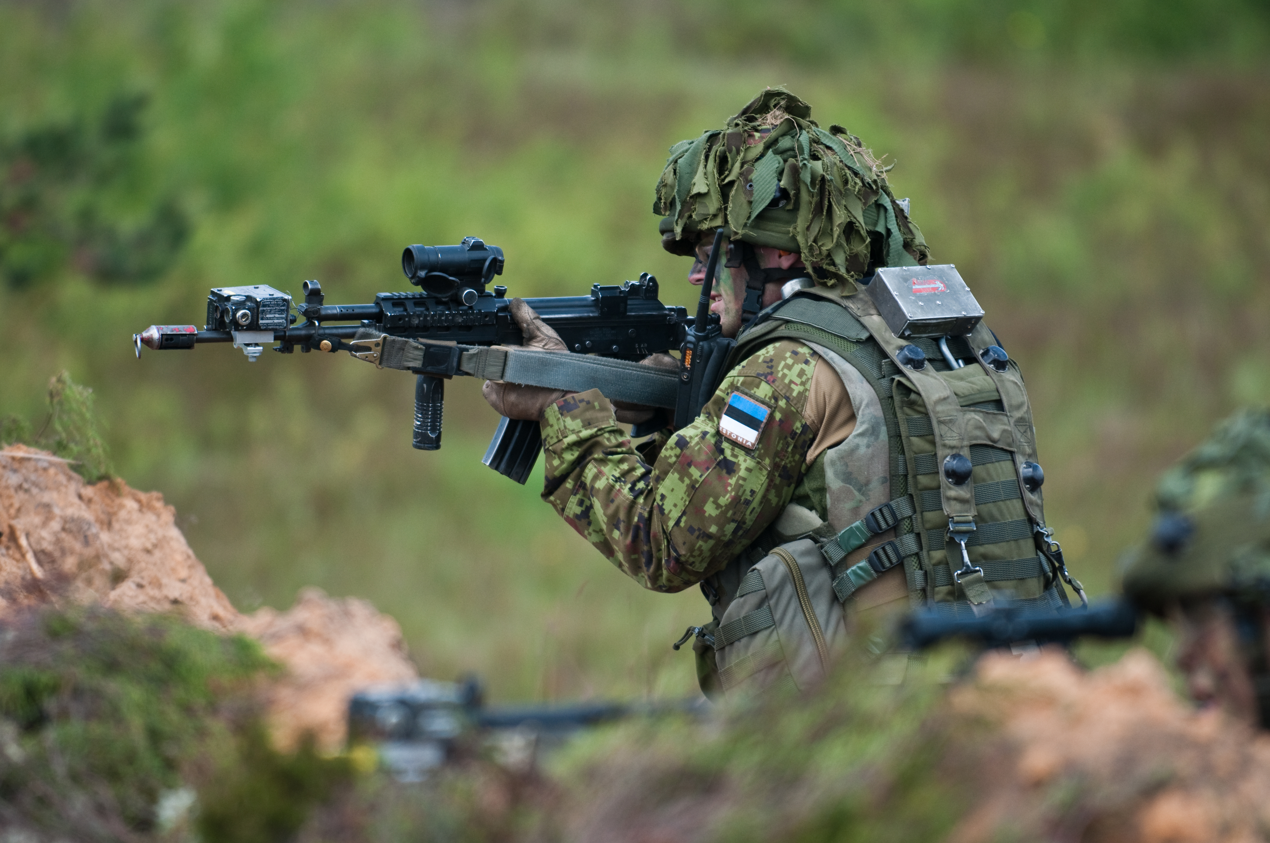 Эстония направит одного военного. Учения эстонской армии. Оружие эстонской армии. Спецназ Эстонии. Армия Эстонии.